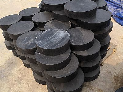 安仁县板式橡胶支座由若干层橡胶片与薄钢板经加压硫化